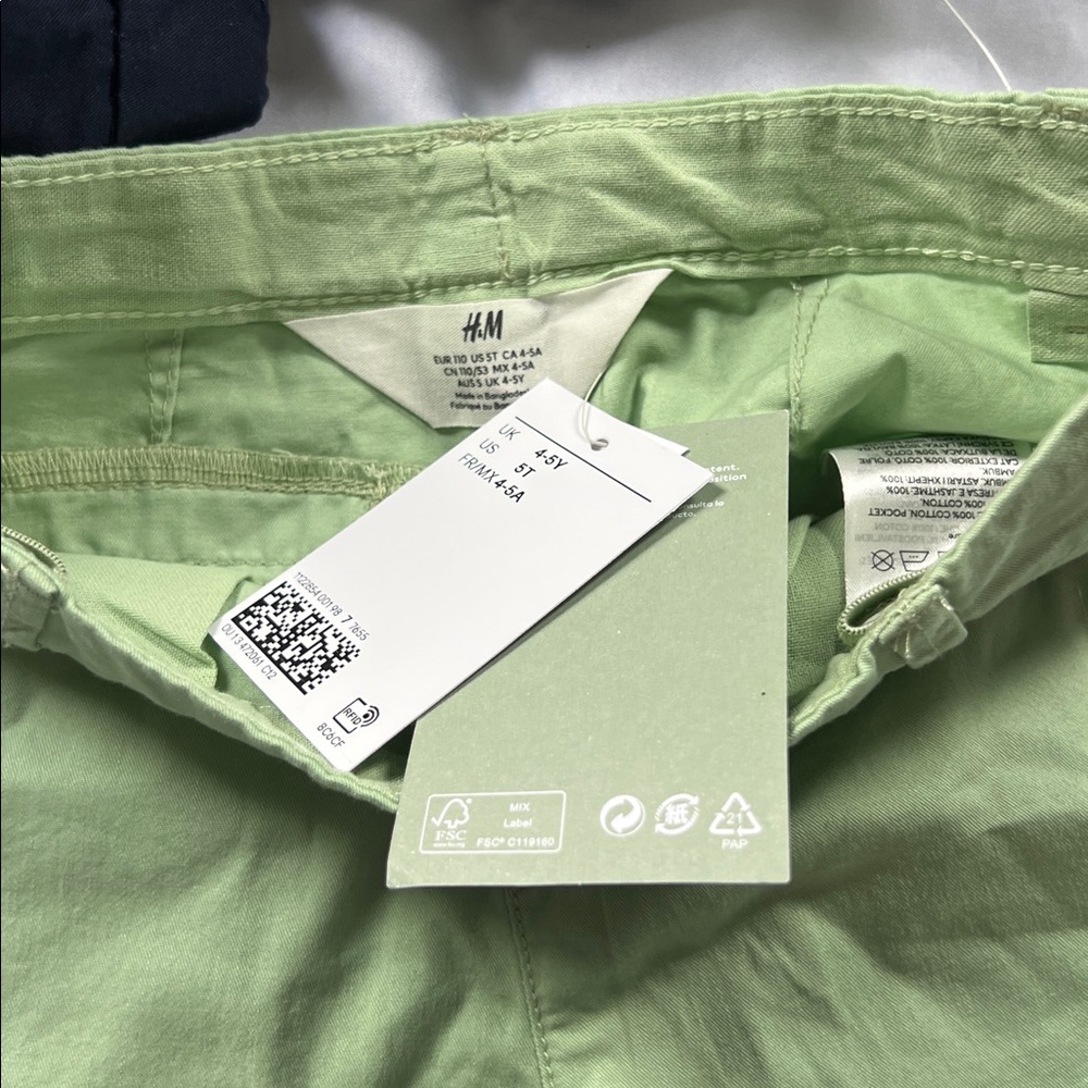 NWT H&M Set of 3 Shorts 5T - Picture 7 of 7